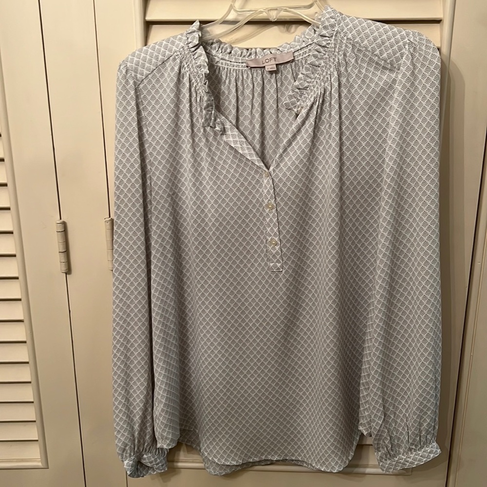 Beautiful size medium loft top